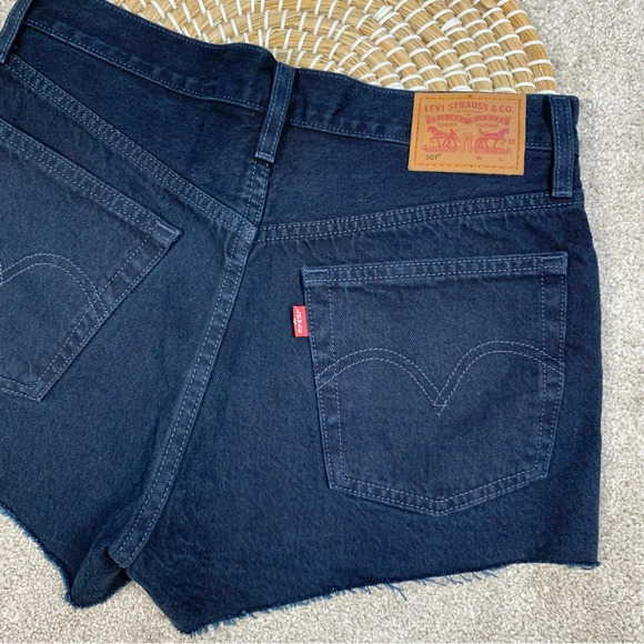 Levi’s 501 Women’s Shorts Denim Jeans Button Fly Mid Rise in Dark Navy Size 27 - Picture 7 of 14